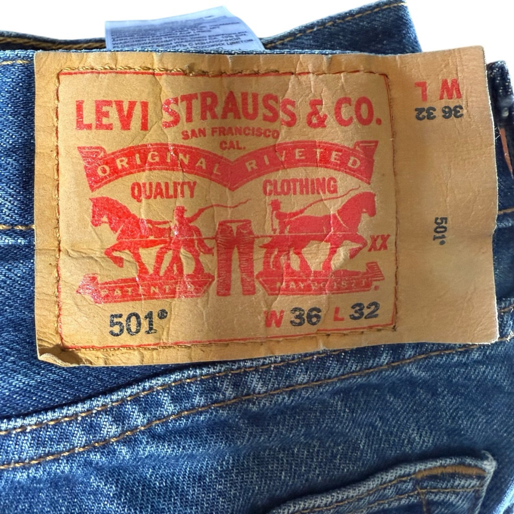 Brand Levis Style 501 Straight Leg Size 36x32